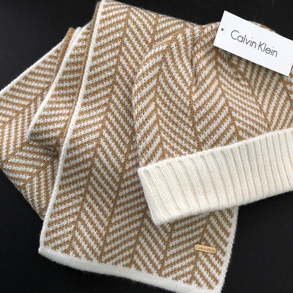 CALVIN KLEIN Hat & Scarf Set Chevron Pattern NWT main image 4